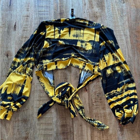 Uptown USA yellow black shrug bolero crop top open sleeve cut out NEW NWT Sz M - Picture 4 of 4